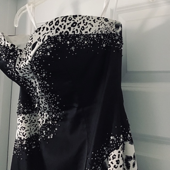 🦓 🐆🐅 Mixed animal print prom dress. - Picture 11 of 12